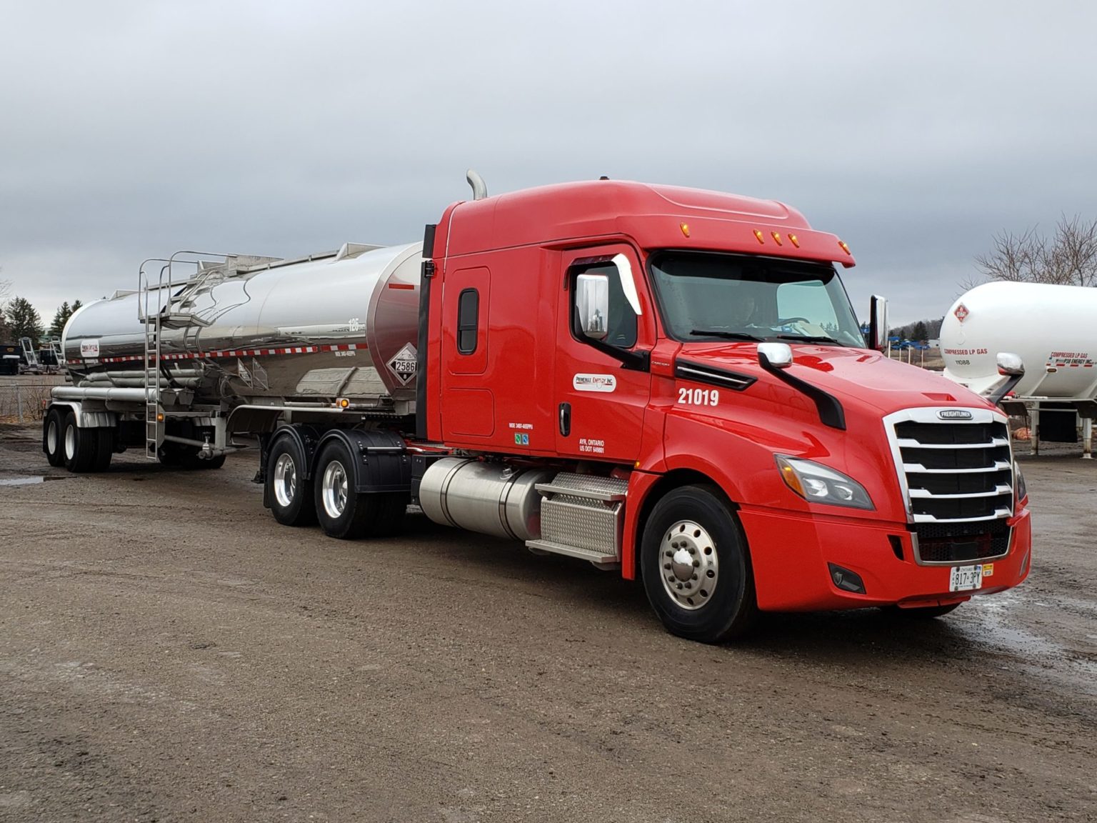 bulk-chemical-delivery-canada-us-primemax-energy